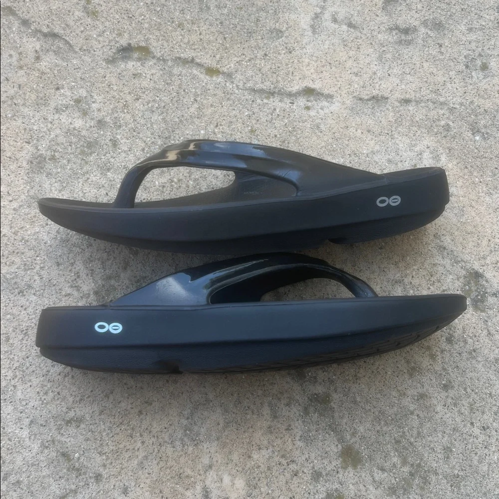 OOFOS OOlala Black Flip Flop Thongs Women's Size 10